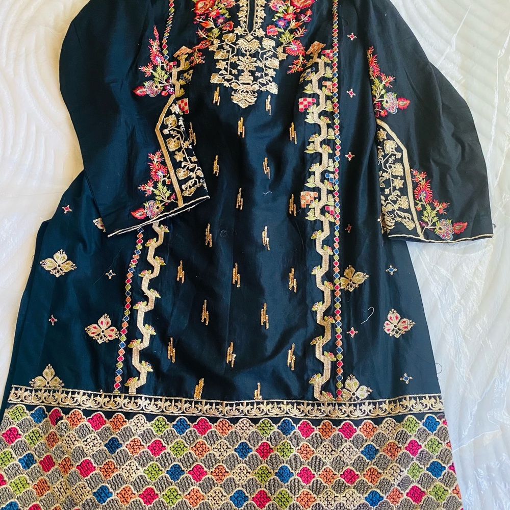 Pakistani 3 picec ladies luxury full embroidery - Picture 3 of 13